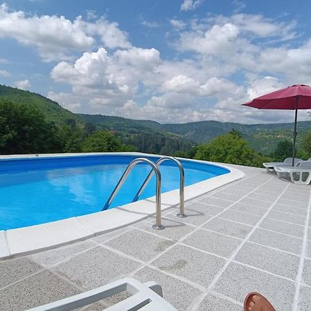 Villa Green Oasis With Pool Sarajevo Bagian luar foto