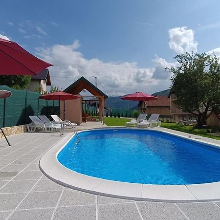 Villa Green Oasis With Pool Sarajevo Bagian luar foto