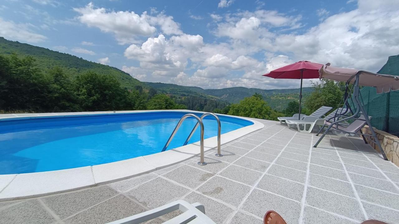 Villa Green Oasis With Pool Sarajevo Bagian luar foto