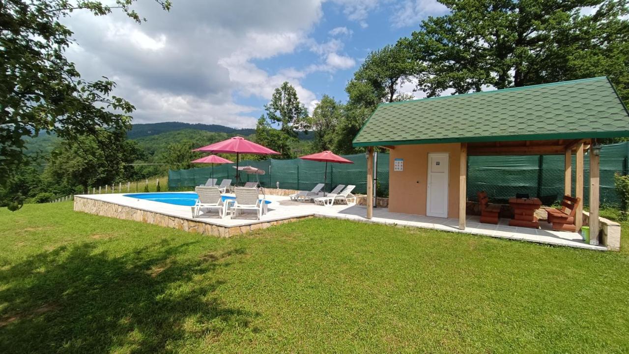 Villa Green Oasis With Pool Sarajevo Bagian luar foto