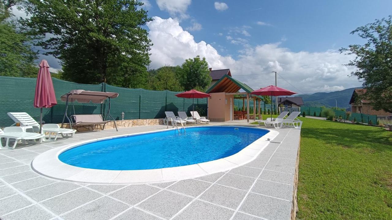 Villa Green Oasis With Pool Sarajevo Bagian luar foto