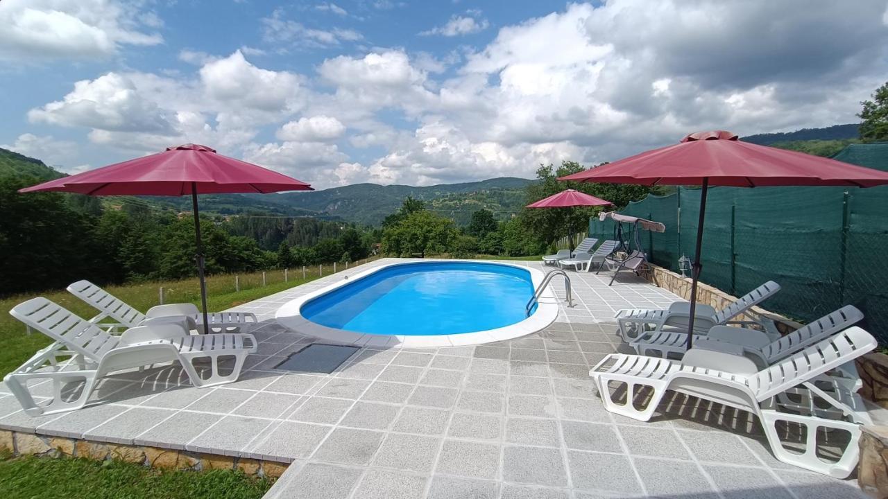 Villa Green Oasis With Pool Sarajevo Bagian luar foto