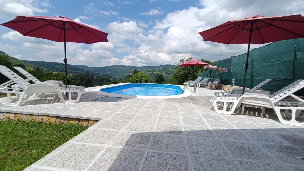 Villa Green Oasis With Pool Sarajevo Bagian luar foto