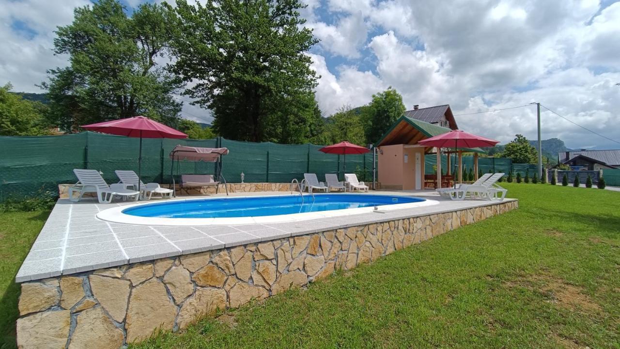 Villa Green Oasis With Pool Sarajevo Bagian luar foto