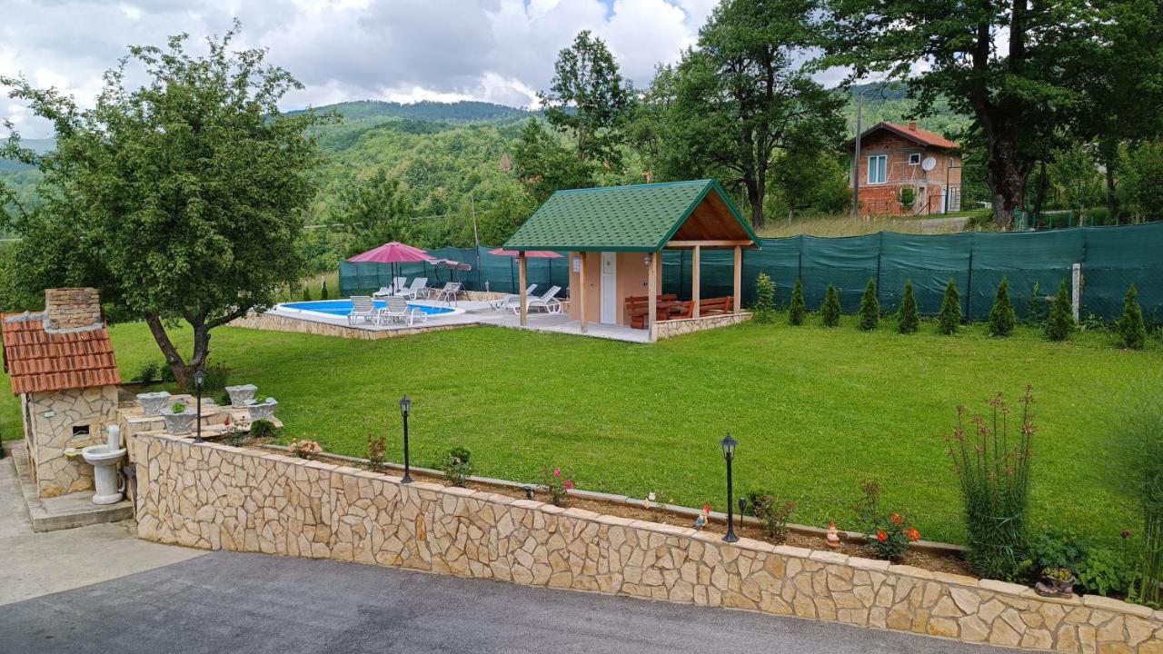 Villa Green Oasis With Pool Sarajevo Bagian luar foto