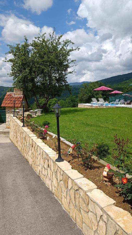 Villa Green Oasis With Pool Sarajevo Bagian luar foto