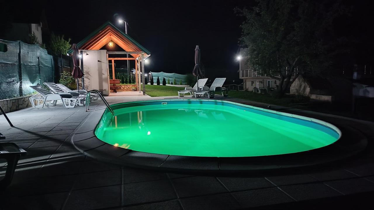 Villa Green Oasis With Pool Sarajevo Bagian luar foto